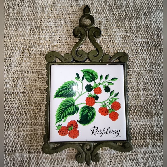 Vintage Cast Iron Framed Raspberry Trivet - Picture 1 of 8
